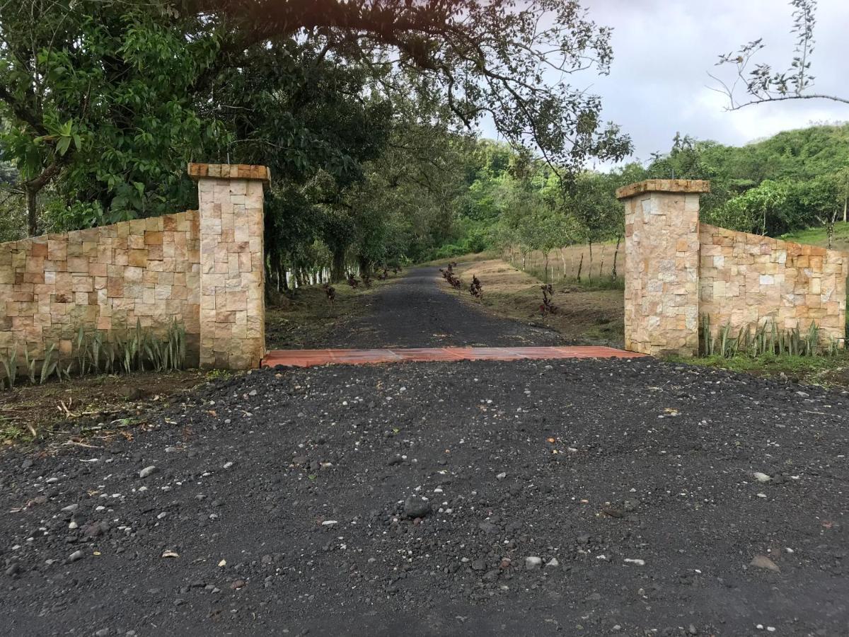 Arenal Roca Suites La Fortuna 객실 사진